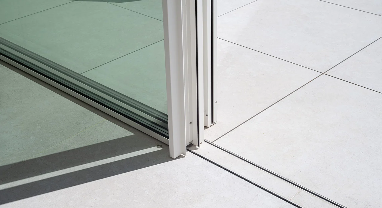 Caixilharia Minimalista Cortizo